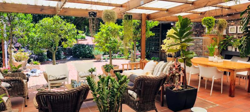 6 Bedroom Property for Sale in Kraaibosch Western Cape